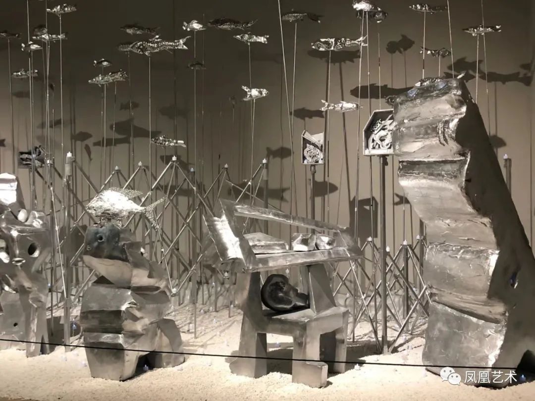 凤凰艺术展评|胡项城:一位具有挑战性的艺术家