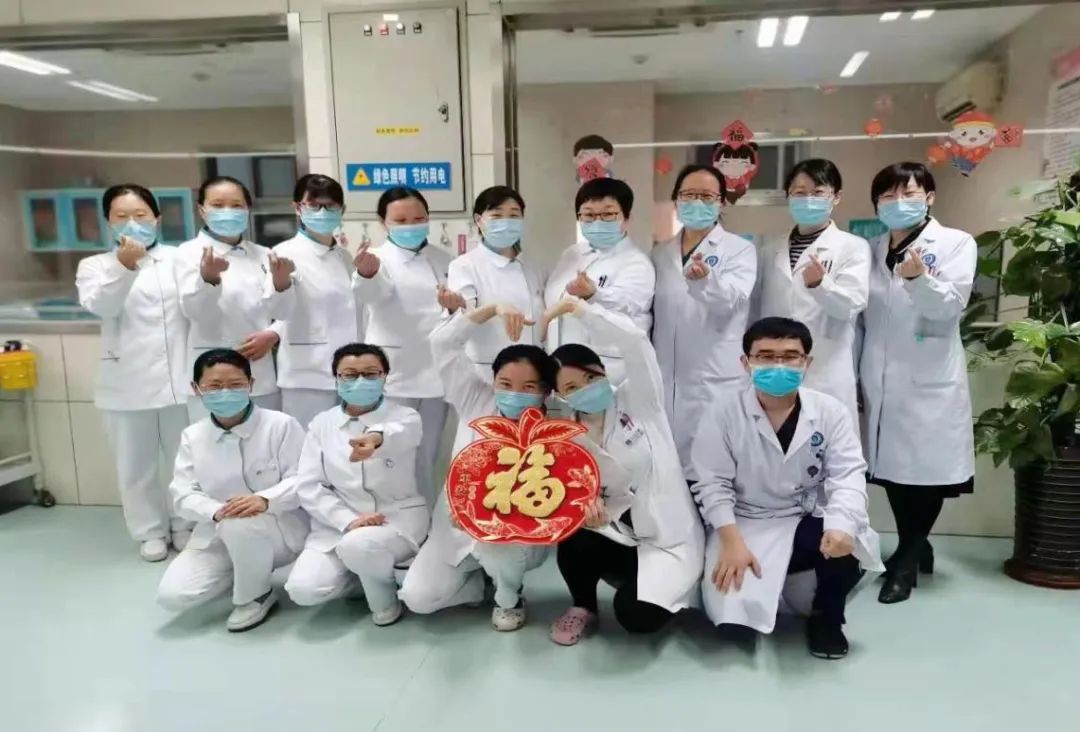 妇产科医护人员坚守岗位,产科医生节日坚守岗位