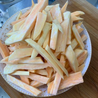 元宵节吃什么硬菜,蛋黄焗地瓜可乐鸡翅家常做法