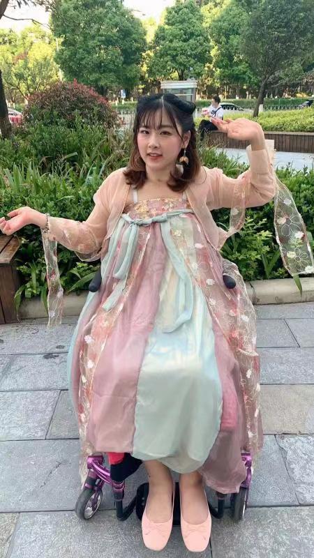 高位截肢美妆博主,高位截瘫的时尚博主