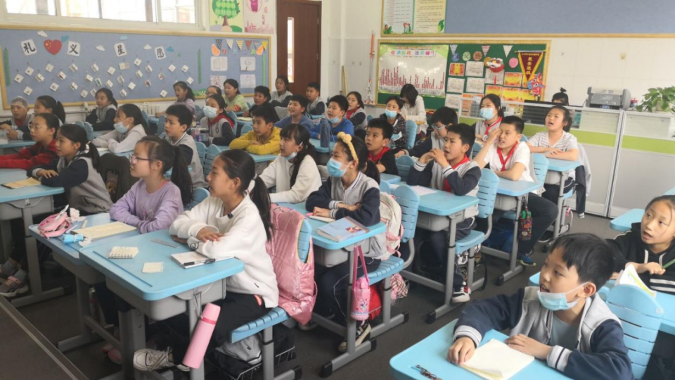 给全省大中小学生上一堂思政大课,小学生讲思政课