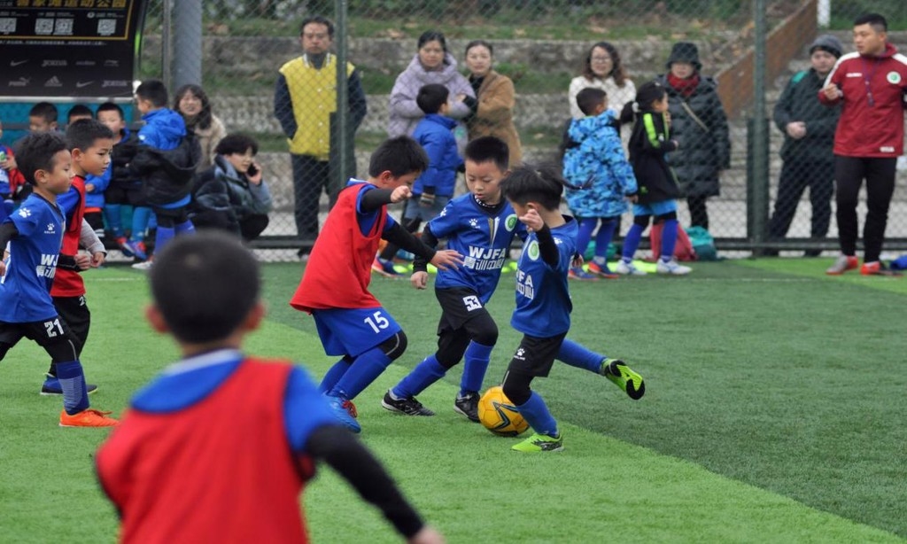 感受乡村足球的纯粹和快乐,乡村足球