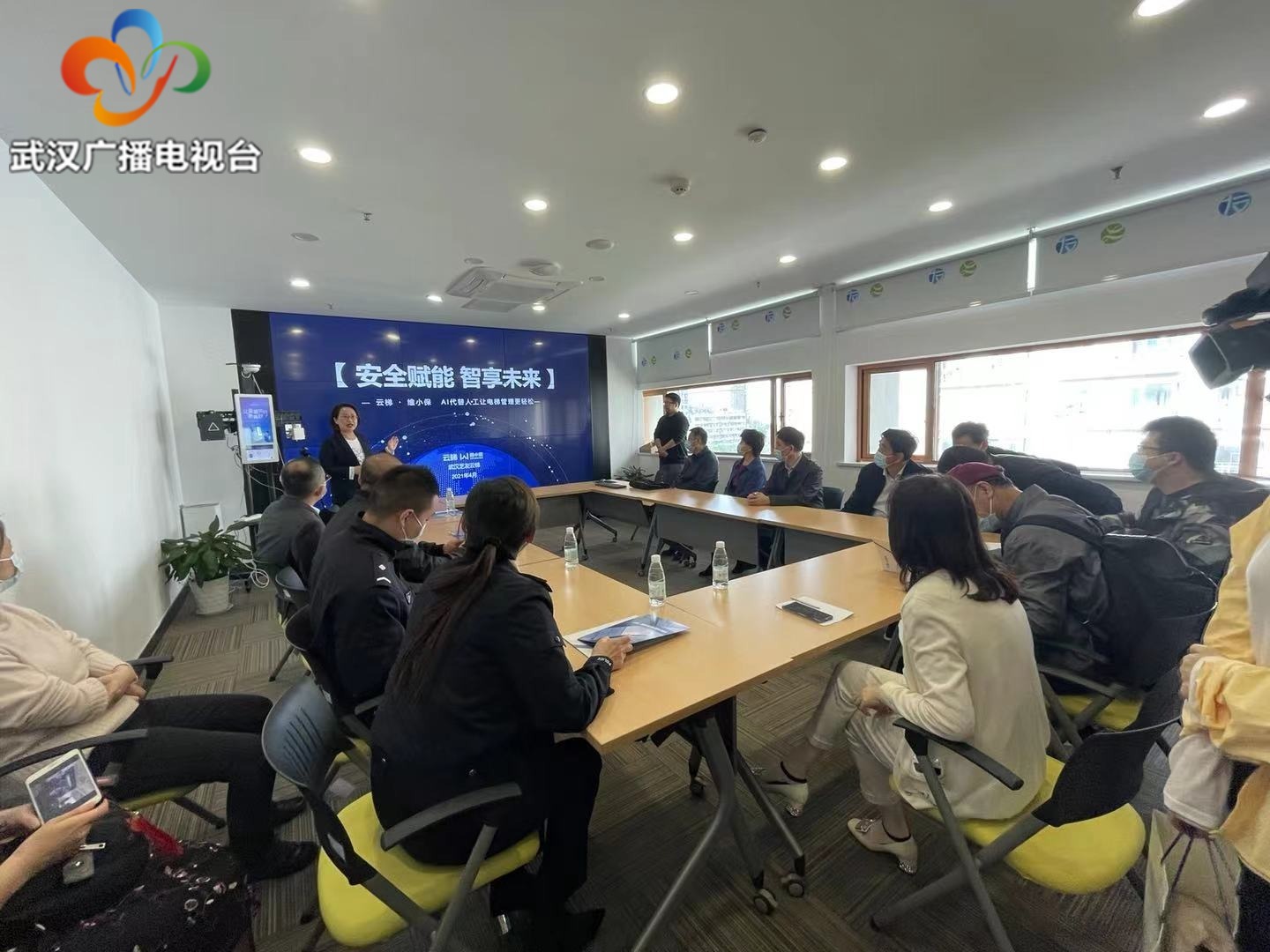 人大代表到企业参观调研发言,人大代表参加营商环境座谈会