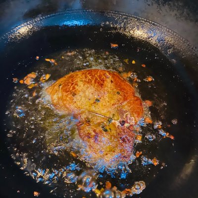 香煎猪排怎样不粘锅呢,香煎猪排的正确方法
