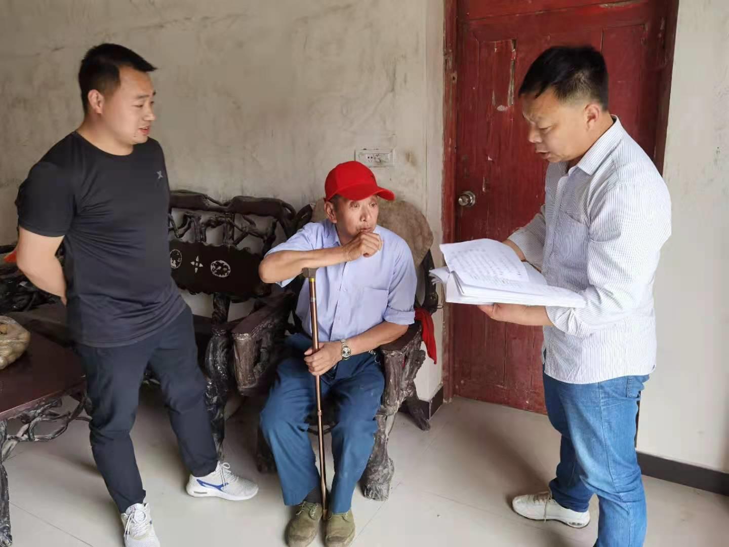 从农村福利院“孝心院长”到下乡走访特困，他是民政工作中的“孺子牛”