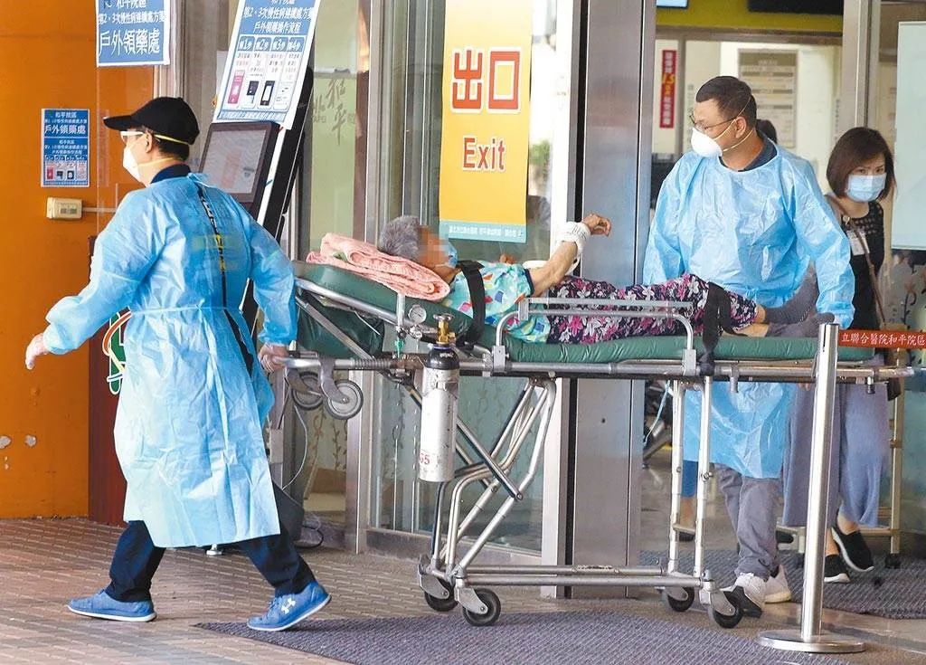 “美国爸爸”见死不救！台湾疫情告急，却等来一盆冷水