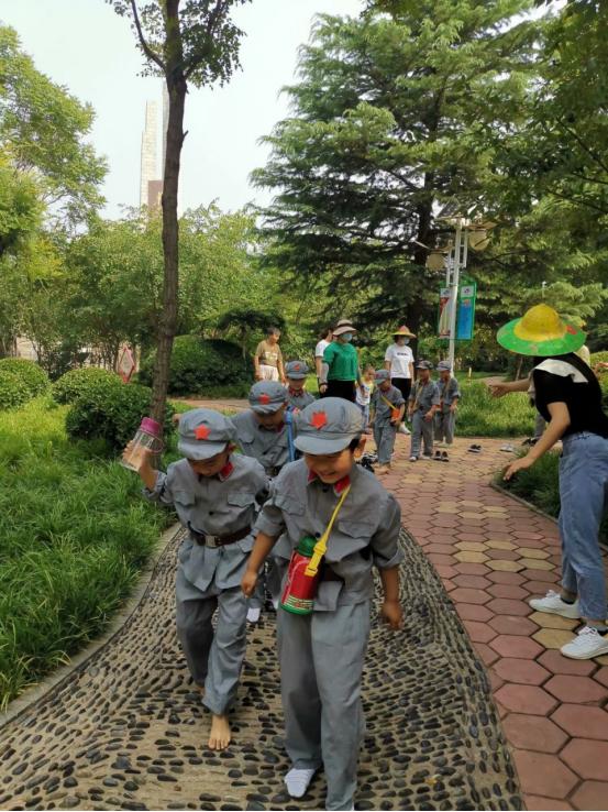 红色办园守初心*安泰**市市直机关幼儿园园所风采