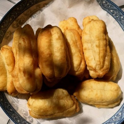 自己在家就能做油条,自己在家做油条干净又卫生