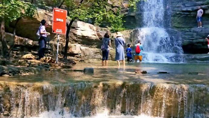 济南佛峪景区漫山红遍惹人醉,雪后济南惊艳