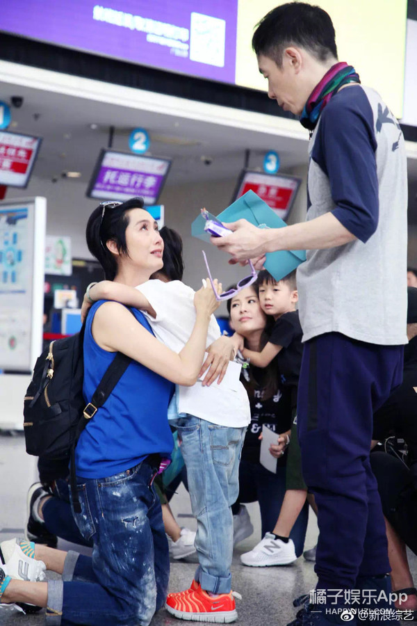 黄贯中宠朱茵,黄贯中朱茵一家三口温馨合照曝光