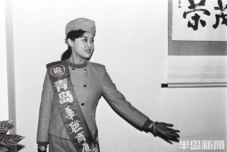 新闻周刊丨老街里，新芳华！200米小巷已吸引13家网红店，这是“一眼看海”前奏曲