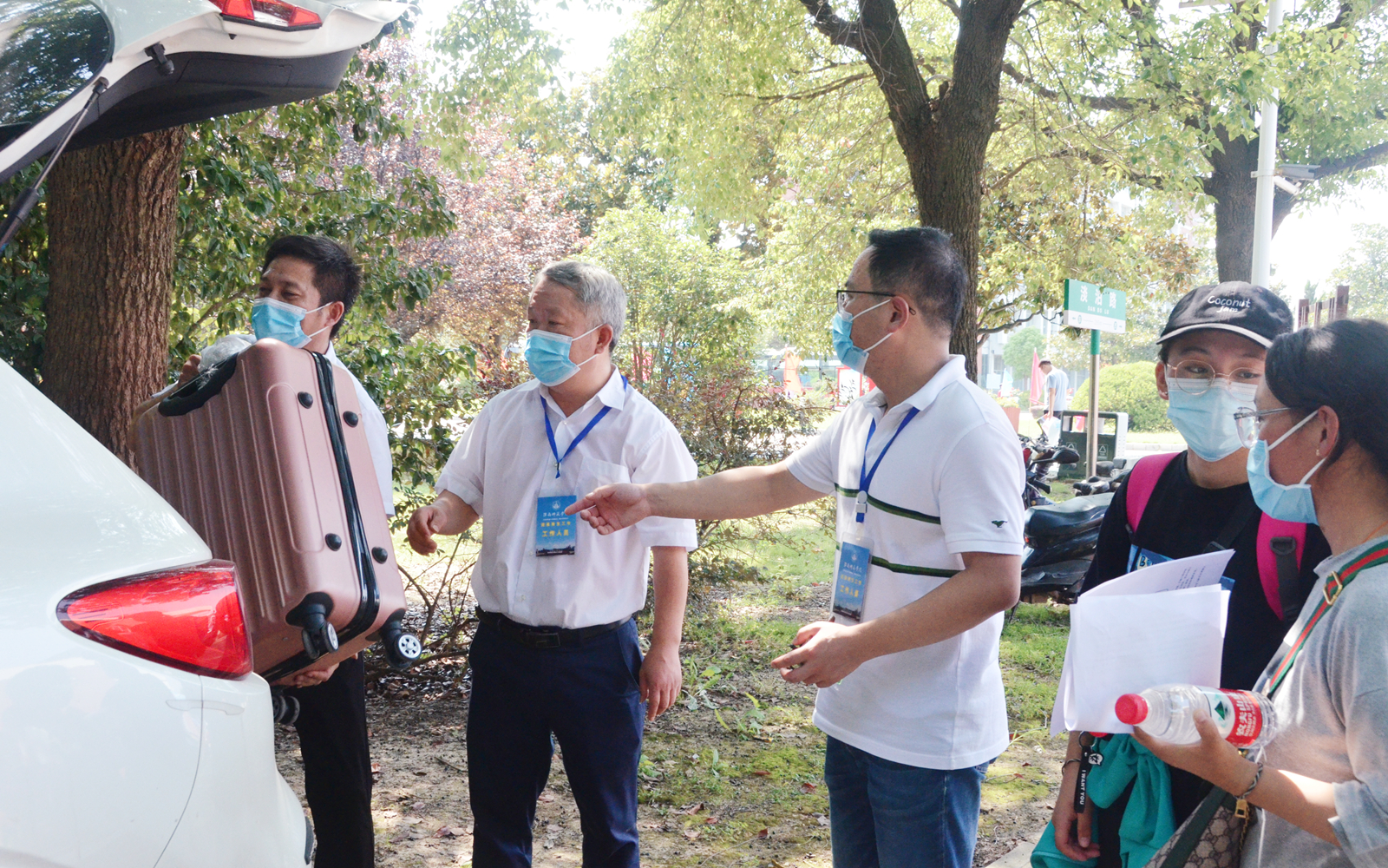 山高路远幸识君淮南师范学院迎来首批*藏西**学生