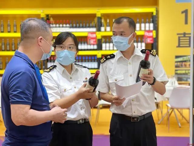 进口假酒怎么鉴别 (如何辨别法国酒假酒)