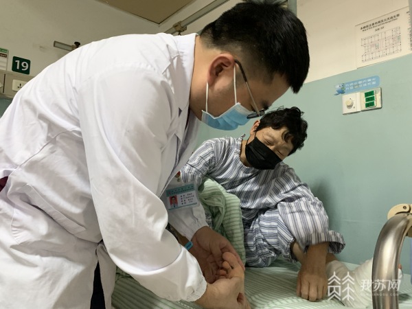 爱穿尖头鞋的女性,爱穿尖头鞋的女人个性