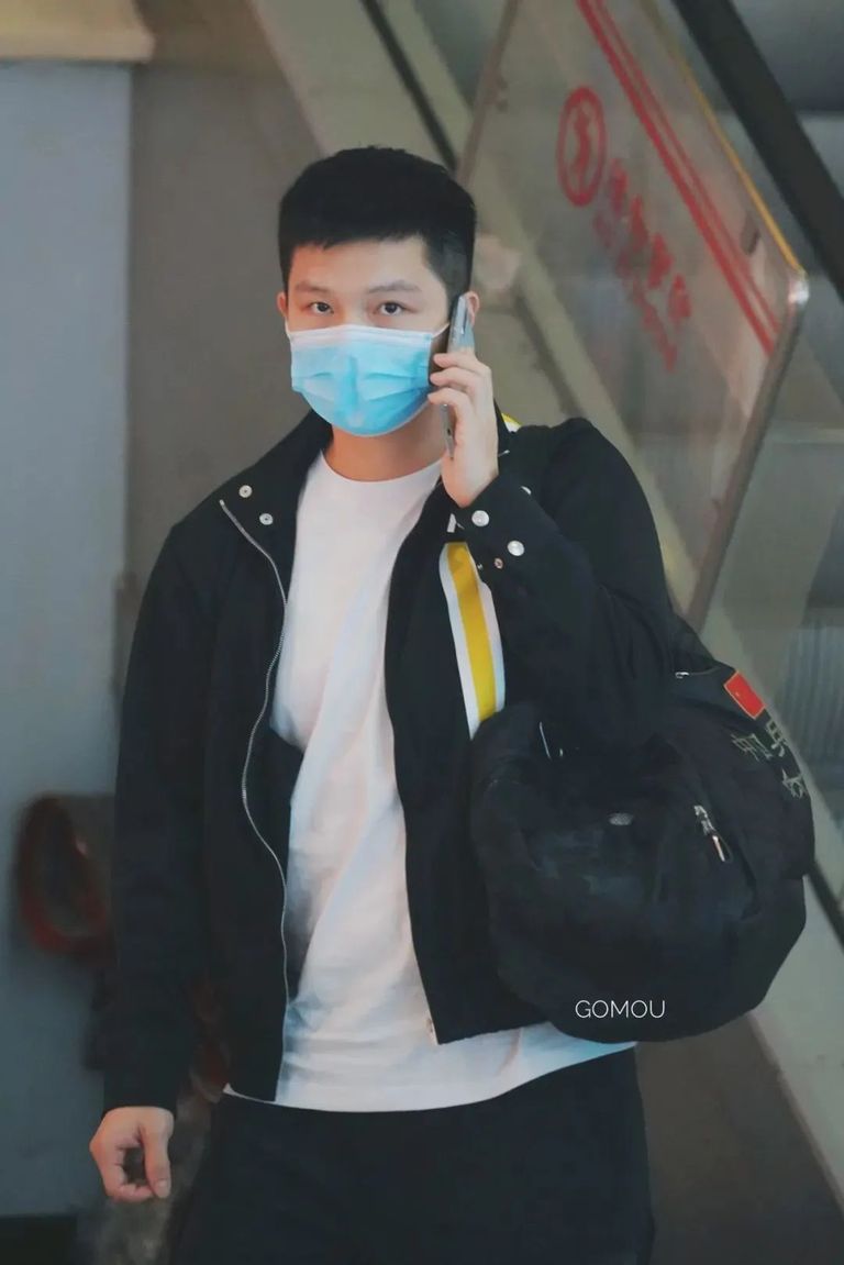 运动员穿的什么中国品牌,中国运动员穿的衣服品牌