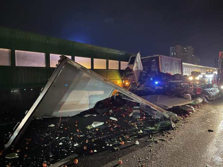 一顿饭吃了快二小时了,一顿饭吃了快一个小时