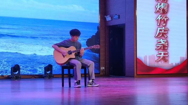 共青城市中学,共青城市中学国庆晚会2020