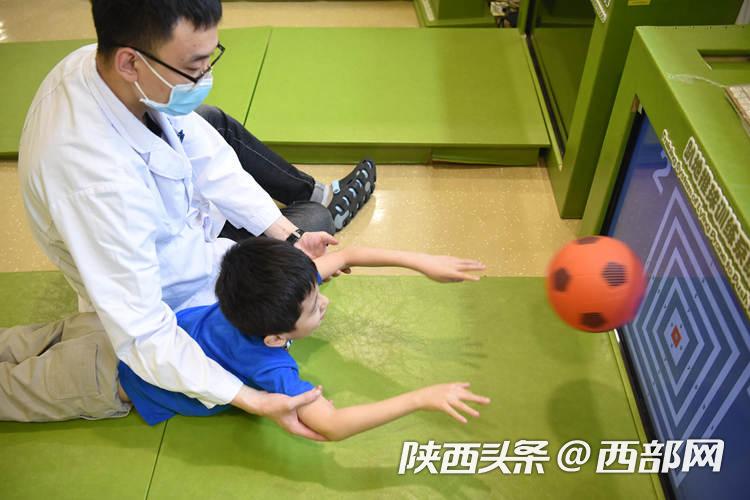 西北妇女儿童医院新院区,西北妇女儿童医院新生儿监护室