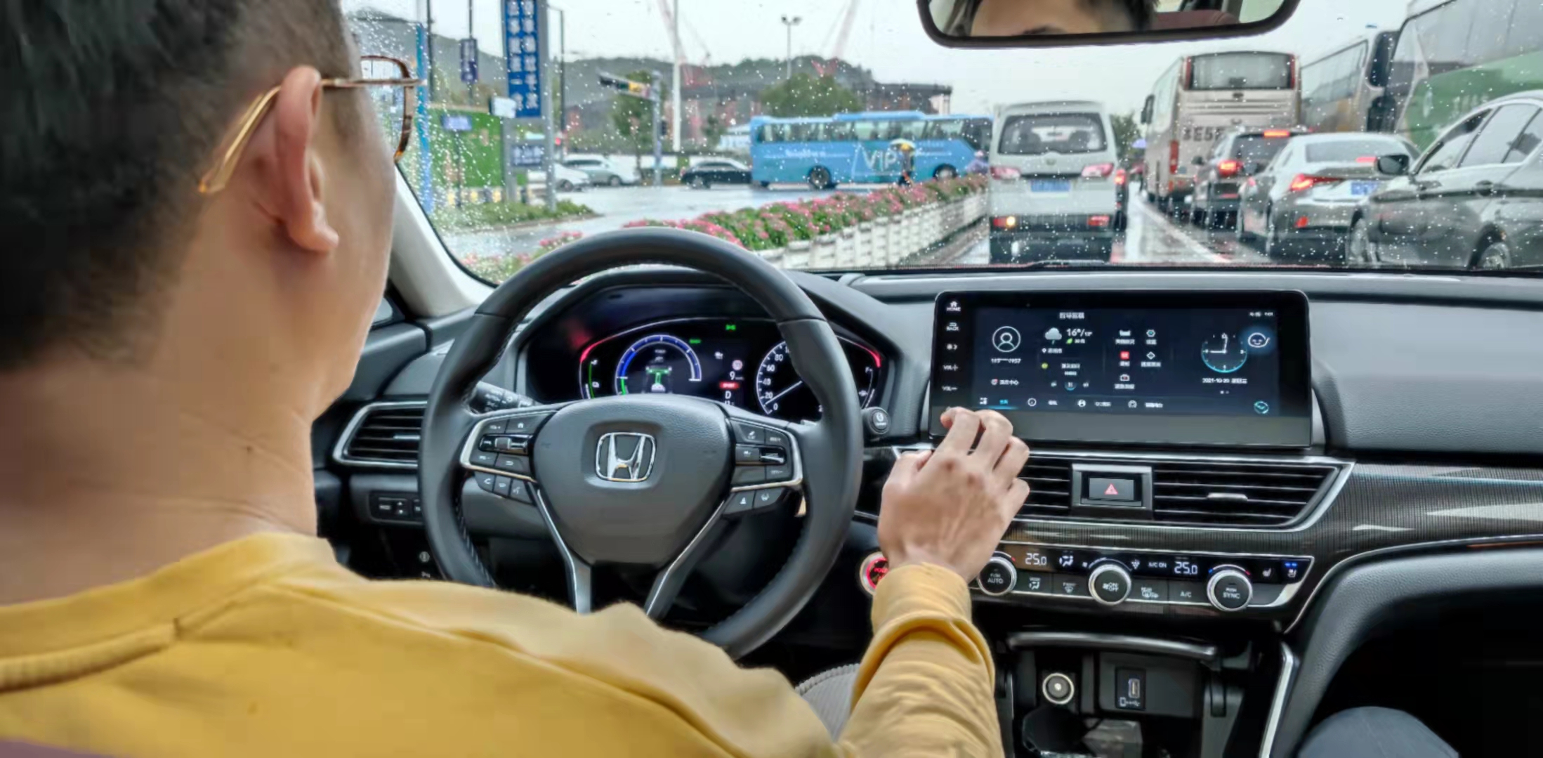 试驾广汽本田雅阁最新款,广汽本田豪华版雅阁测评