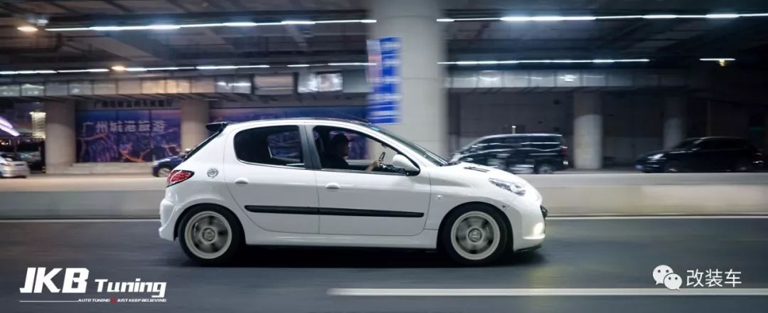 2011年的标致207当年卖多少钱,09年的标致207卖1万3划算吗