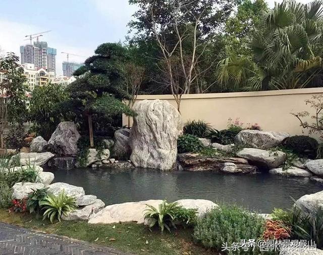 院里有假山好吗,家中院里做个竖着假山好吗