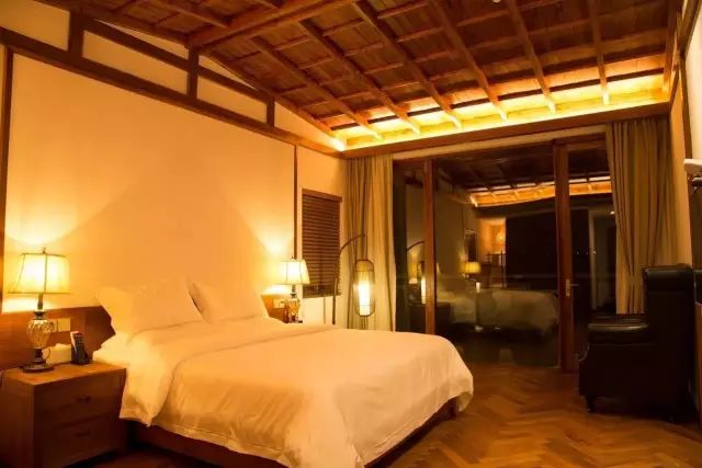 为钓鱼建房子,为了钓鱼在河边盖了房子