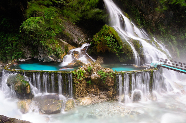 汤池温泉哪家硫磺含量高,宜良汤池硫磺温泉