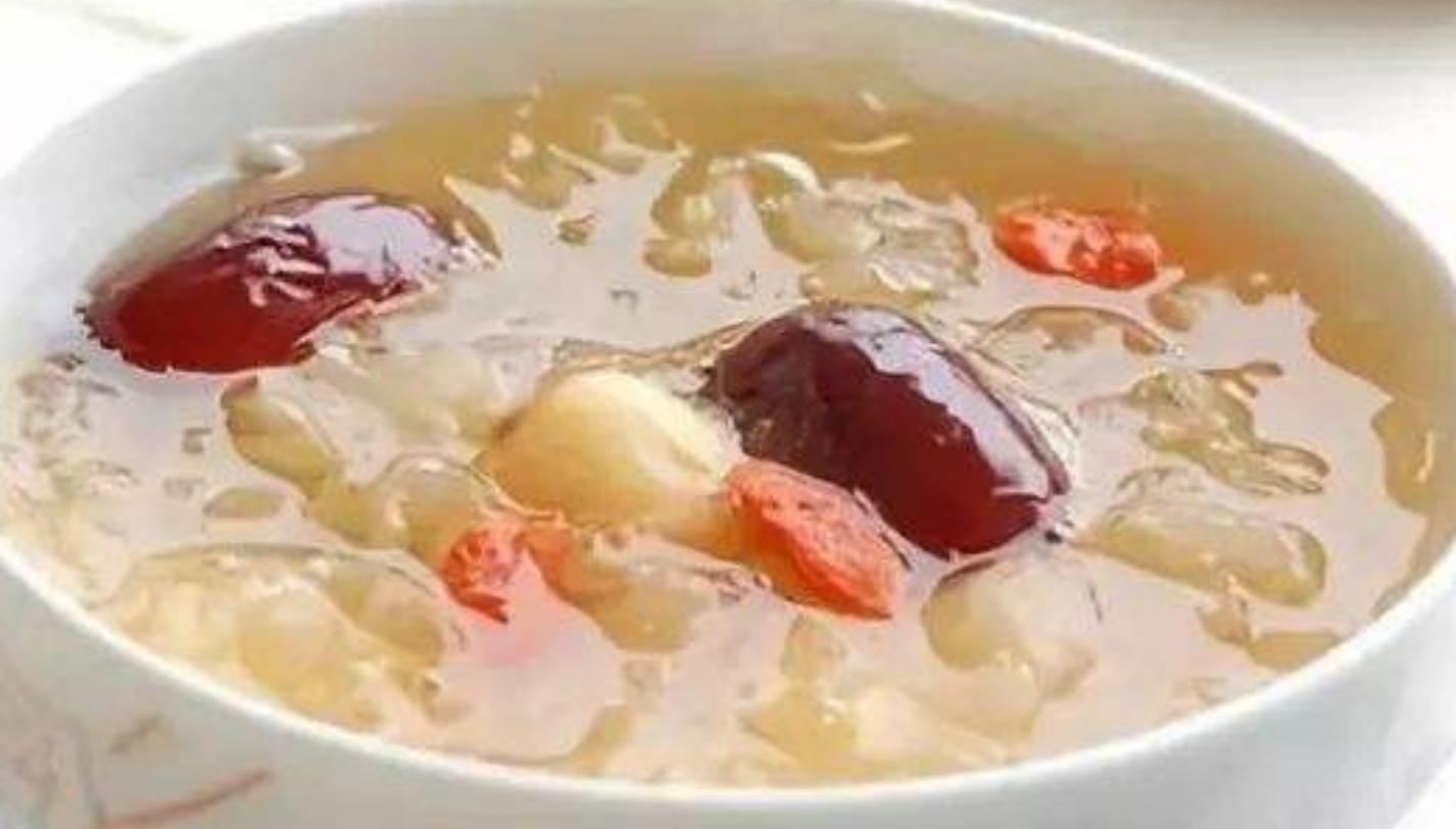 银耳莲子百合红枣枸杞汤的做法,百合莲子银耳雪梨汤的做法大全