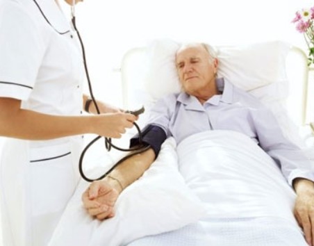 高血压90到150头晕要不要吃药,高血压61岁男经常头晕睡觉却很好