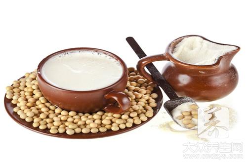 怎样才能让宝宝爱上喝奶粉,怎么让五个月的孩子爱上喝奶粉