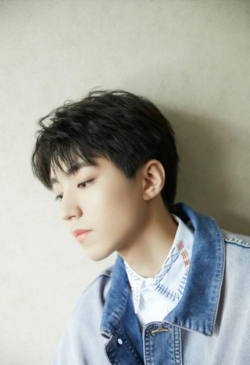 王俊凯穿搭推荐外套男,王俊凯花样牛仔外套