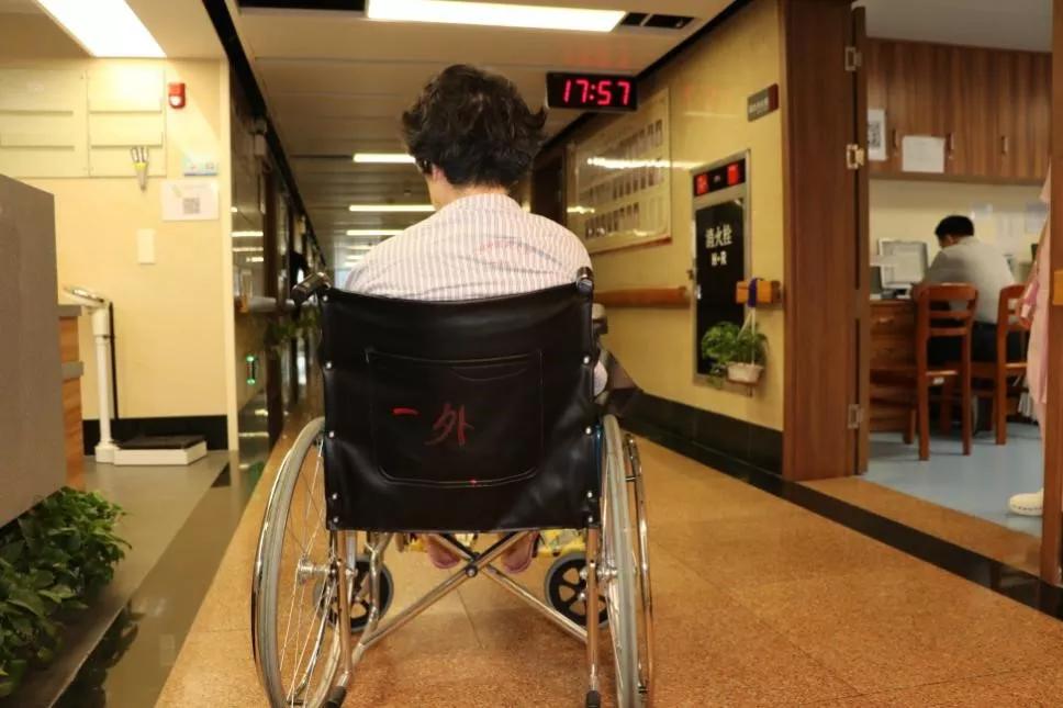 忍不住尿的原因是什么,忍不住小便怎么缓解