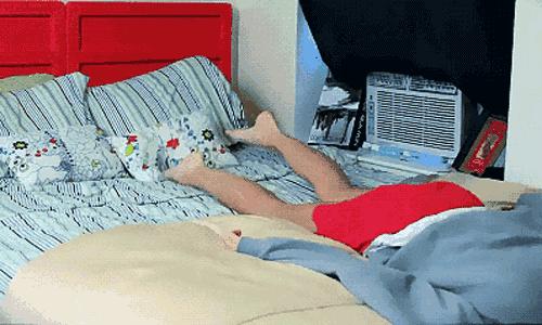 痛经手脚冰凉怎么办按什么穴位,痛经手脚冰凉喝什么