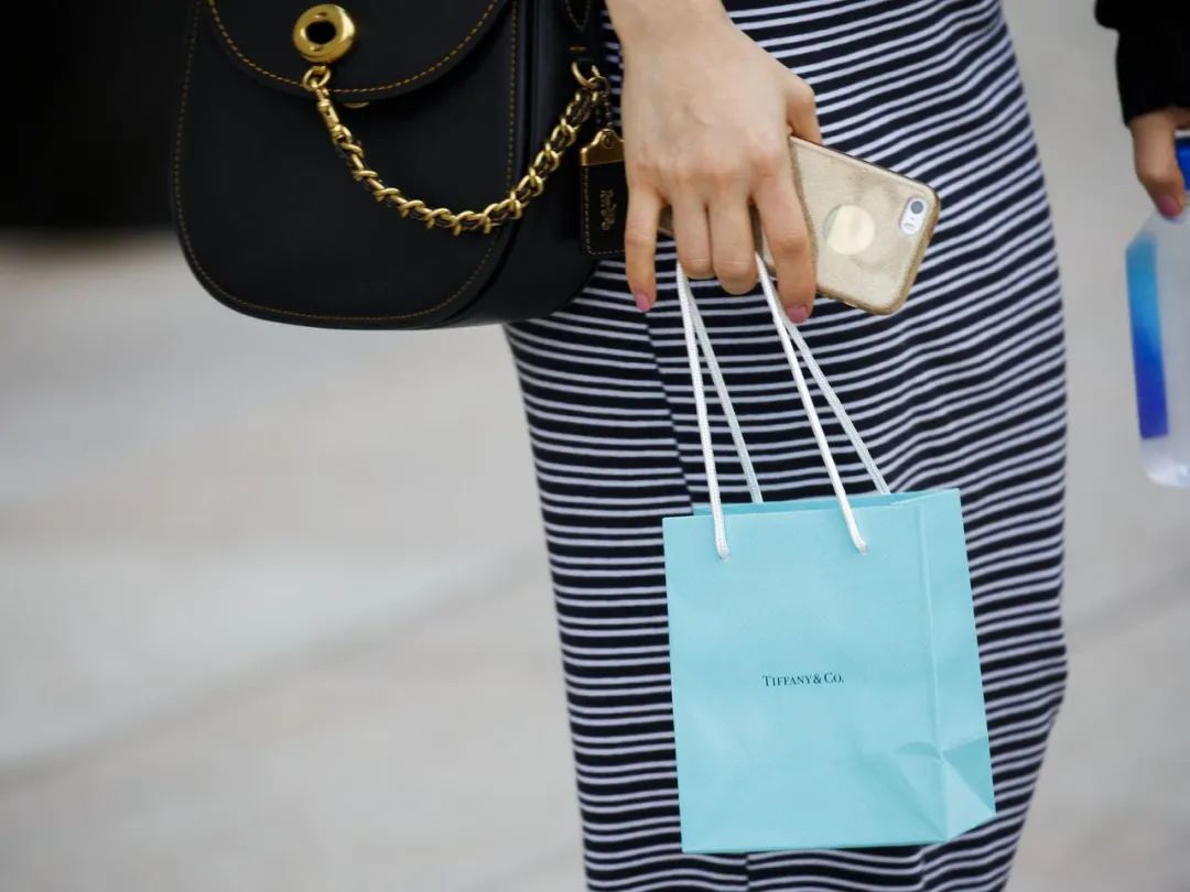 2023年全球奢侈品公司市值,2021全球奢侈品牌销售额