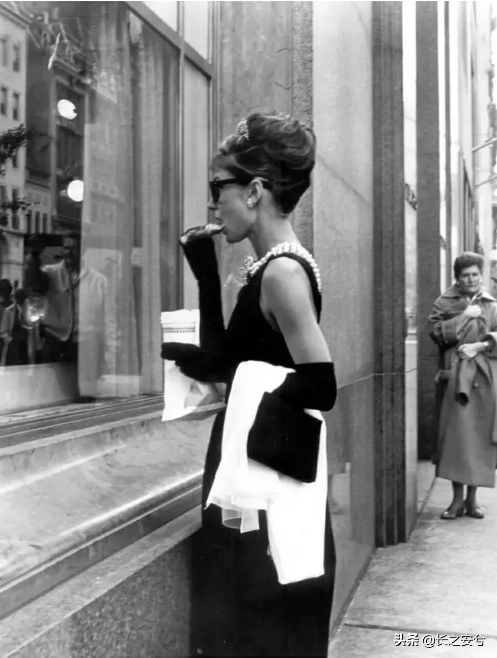 蒂凡尼的早餐小说中文版,蒂凡尼的早餐80000对白