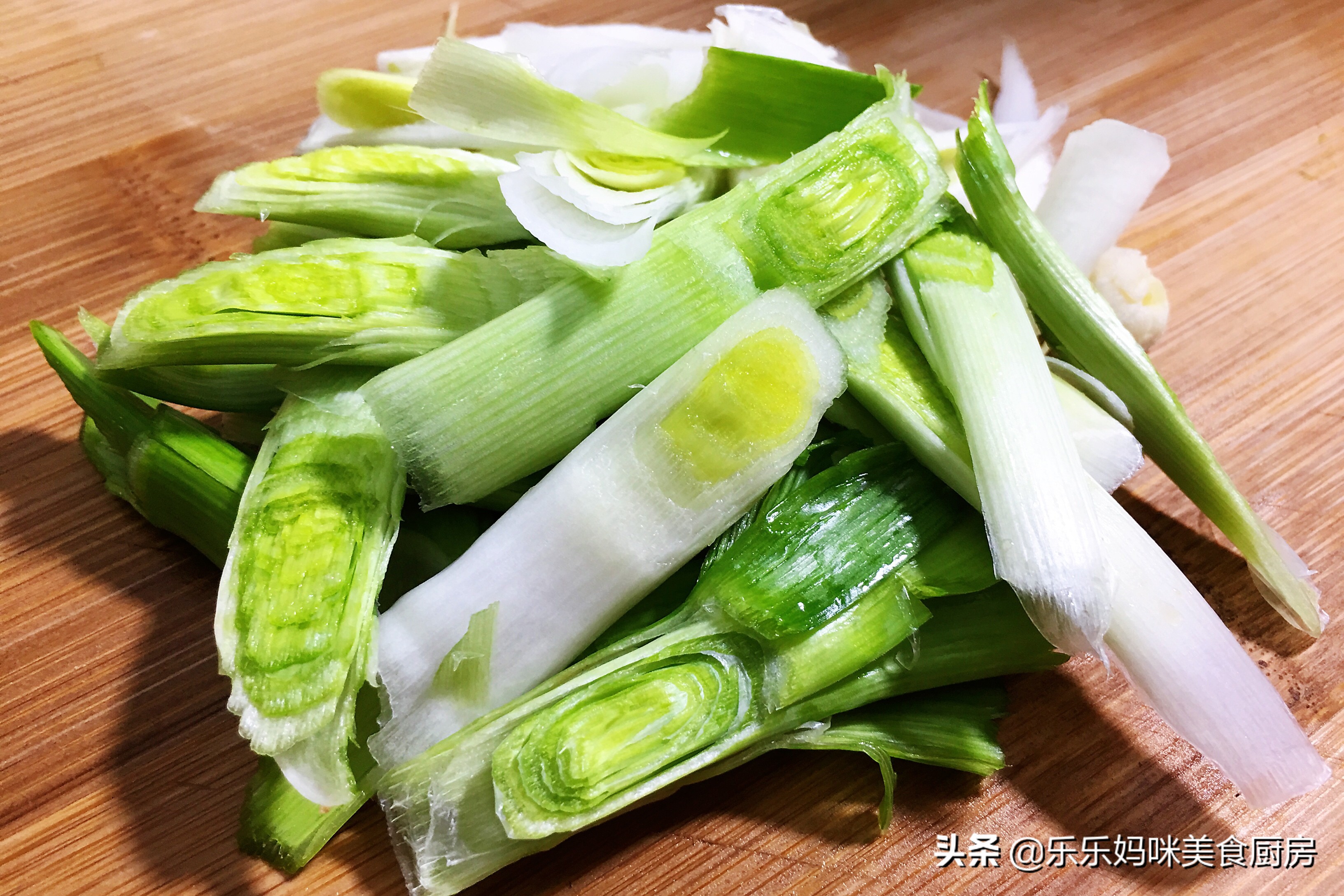 炒豆干放姜,炒豆干怎么炒才不发黑又好吃