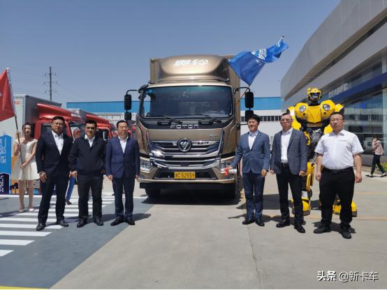 奥铃轻卡双排3.8米小货车怎么样,卡车司机最赚钱