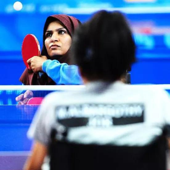 打乒乓球上身怎么就不僵硬了,打乒乓球上身不稳