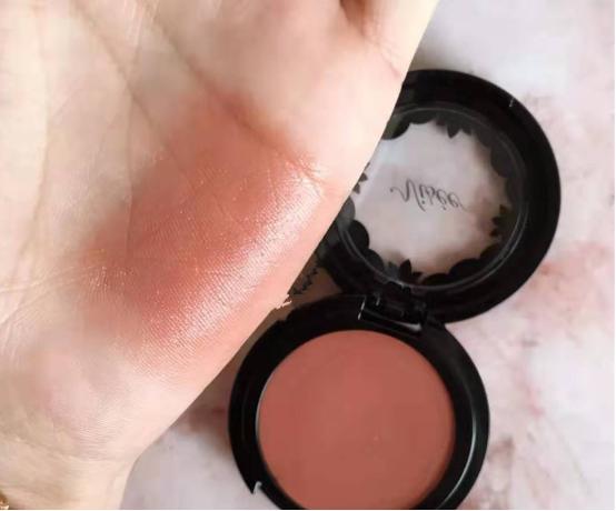 一款清爽的夏日妆容日常又简单,美妆心得教你一款夏季清爽妆容