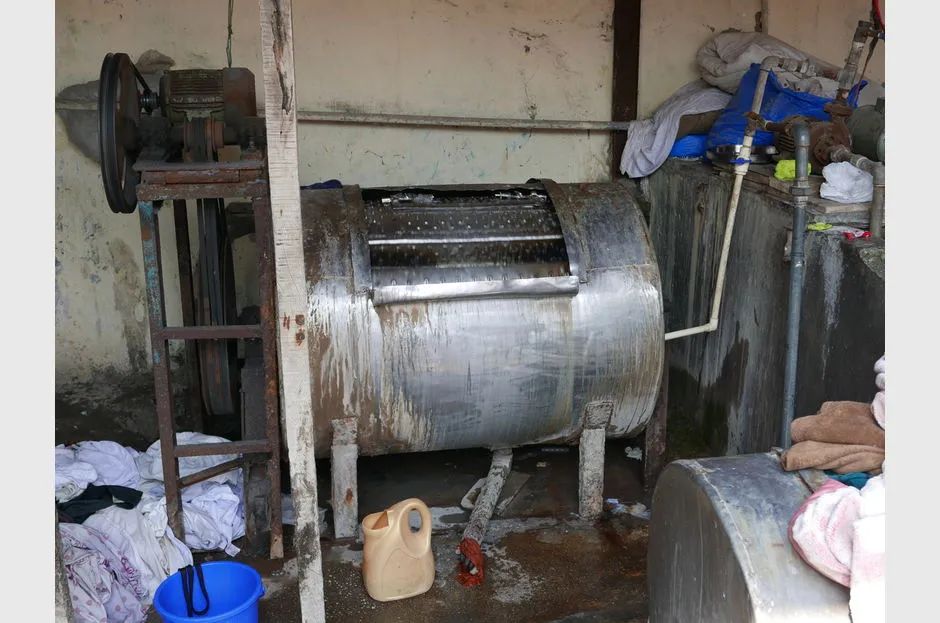 疫情失控的印度的大型洗衣场