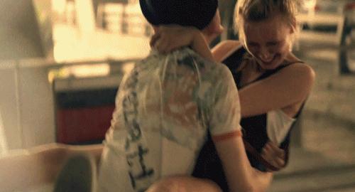 为什么恋爱久了话越来越少,情侣磨合期无话可说