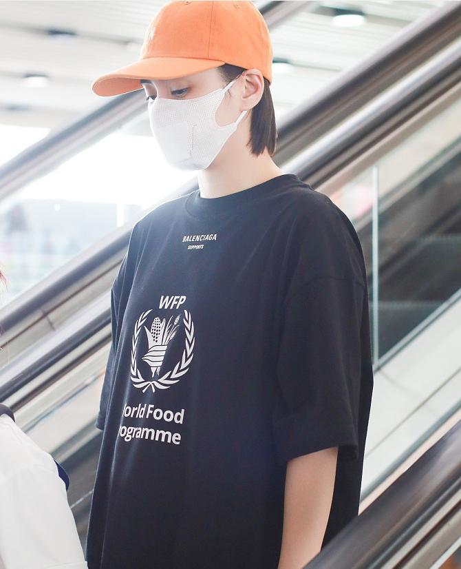 阿娇短发蓝色的衣服,阿娇短发碎花裙