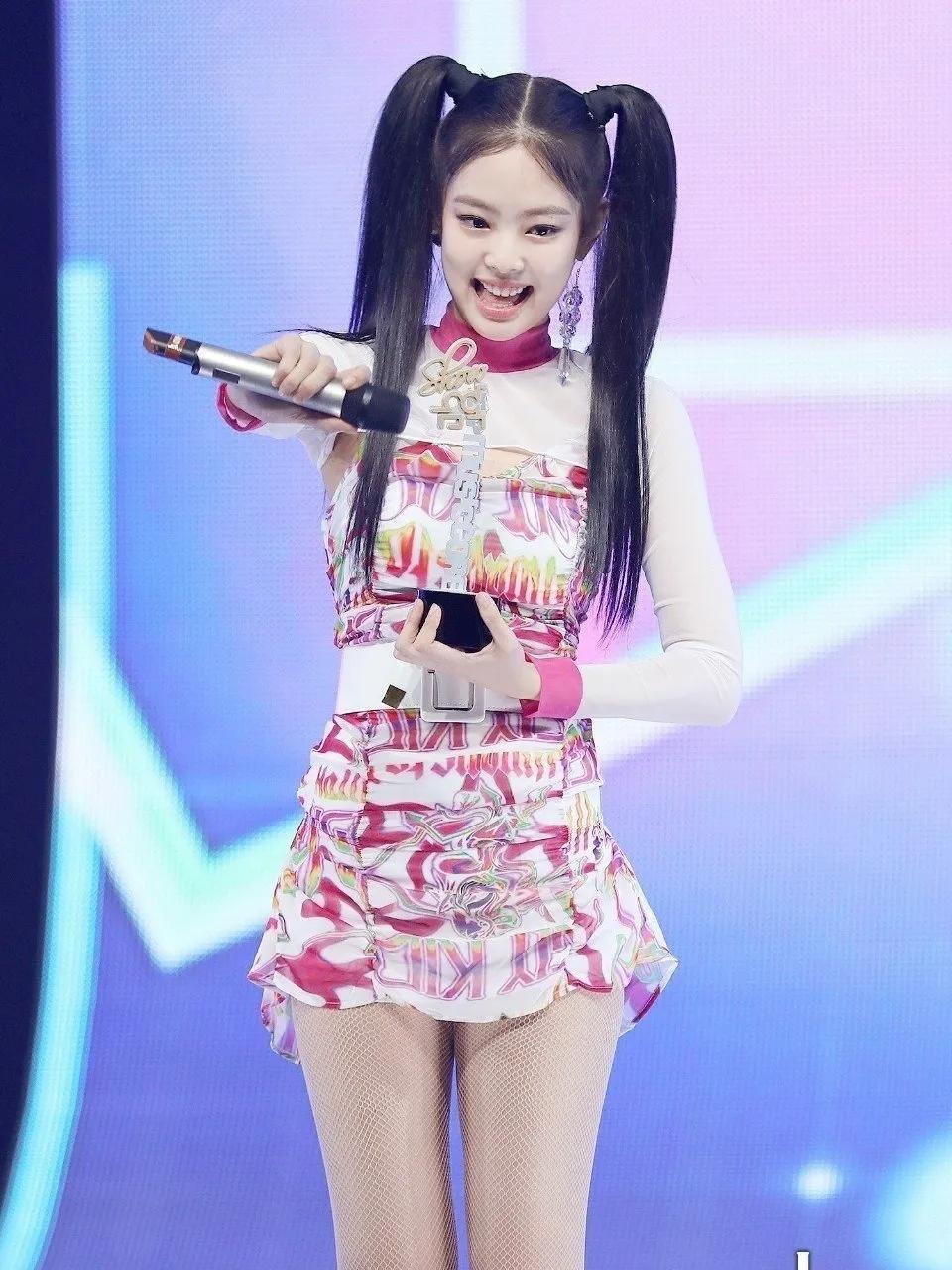 现在流行圆脸还是瓜子脸,现在是流行瓜子脸还是圆脸