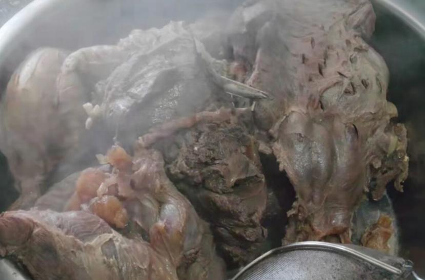 农村小伙卖驴,农村小伙卖驴肉