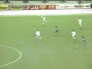 古典前腰和进攻型中场,那些年传奇中场