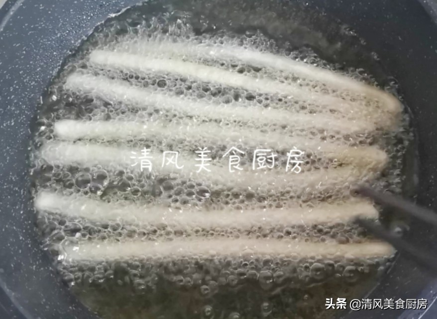 怎么做的薯条酥酥脆脆呢,在家制作又脆又香的薯条外酥里嫩