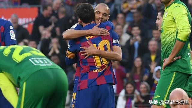 曝11场1球水货请求巴萨：若梅西离队，下赛季让我穿10号球衣