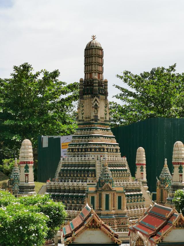 同样是主题乐园，为什么一定要去乐高？