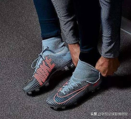 足球鞋应该买合脚的还是大一点的,如何选择合脚足球鞋