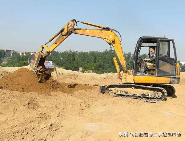 租挖掘机,二手挖掘机和新挖机哪个更划算